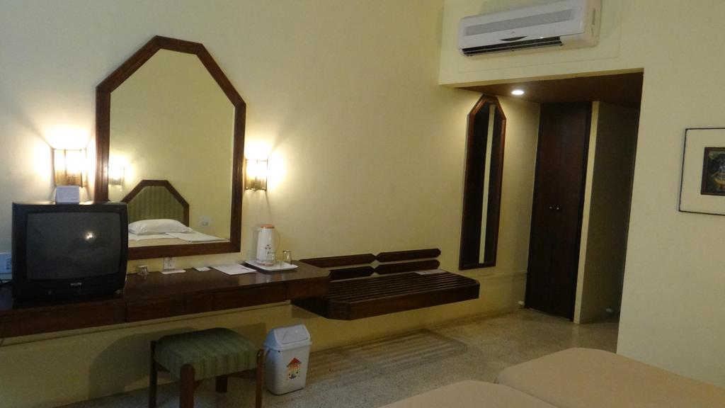 Hotel Paradise - Mysore Dasaprakash Group Esterno foto