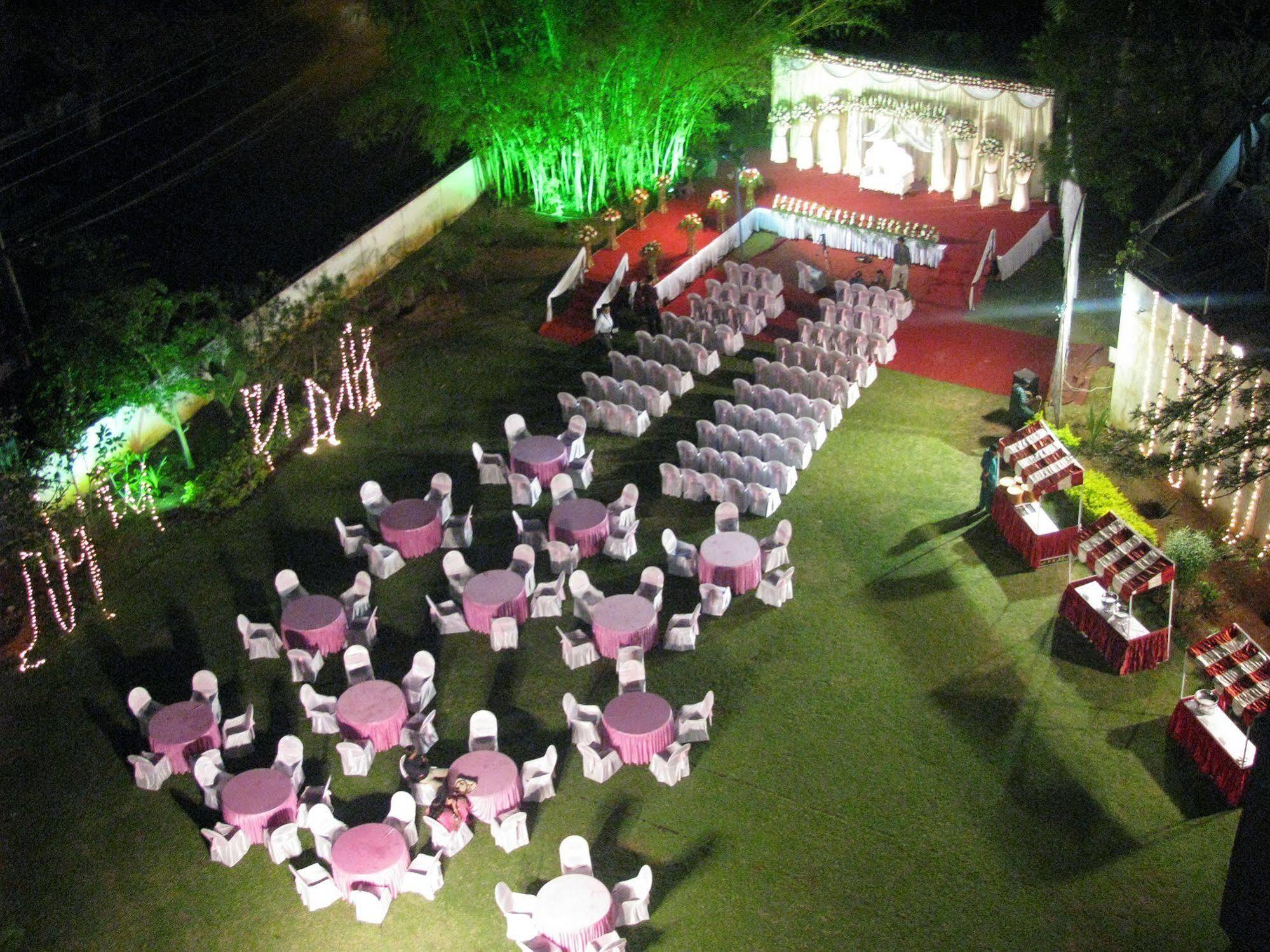 Hotel Paradise - Mysore Dasaprakash Group Esterno foto