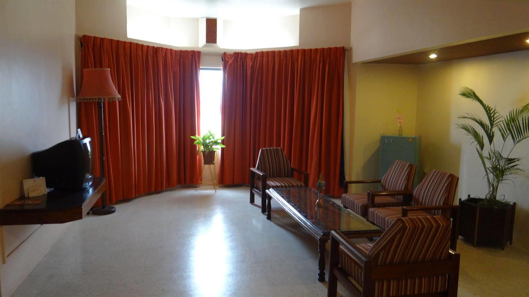 Hotel Paradise - Mysore Dasaprakash Group Esterno foto